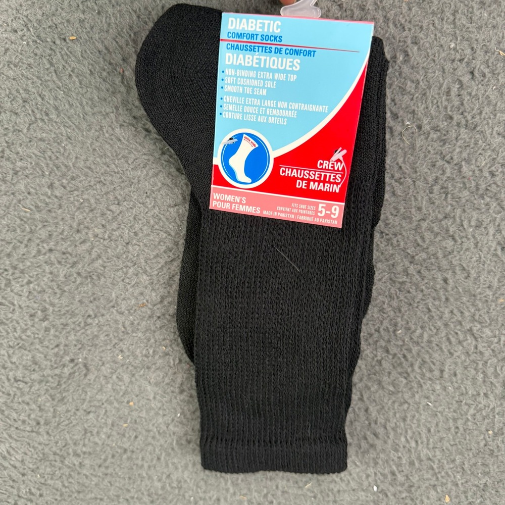 Greenbrier International Womens Black Diabetic Crew Socks Size 5-9 288892 2507